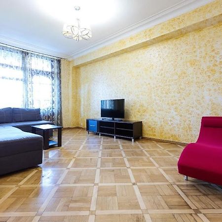911 Apartments Antonovichа Kiev Luaran gambar