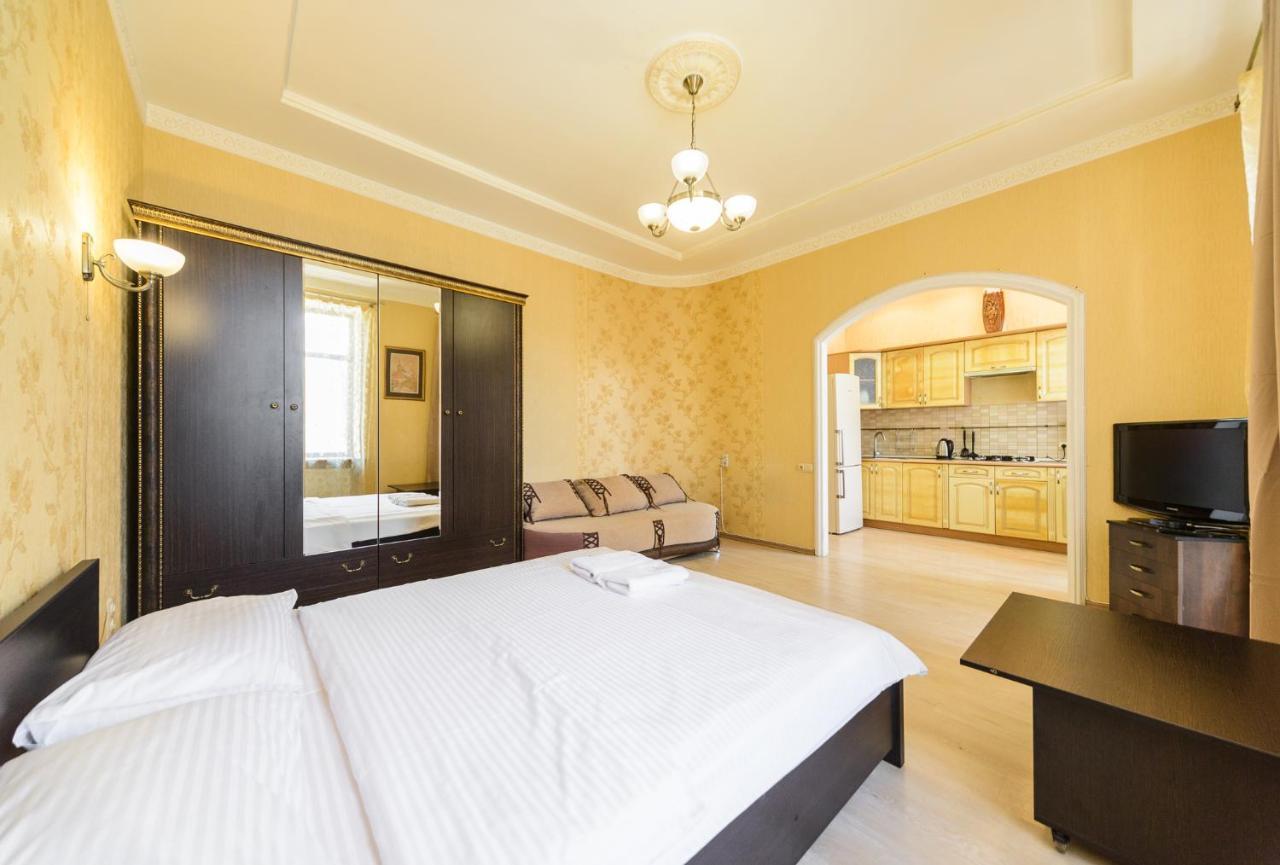 911 Apartments Antonovichа Kiev Luaran gambar