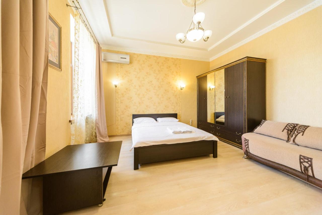 911 Apartments Antonovichа Kiev Luaran gambar