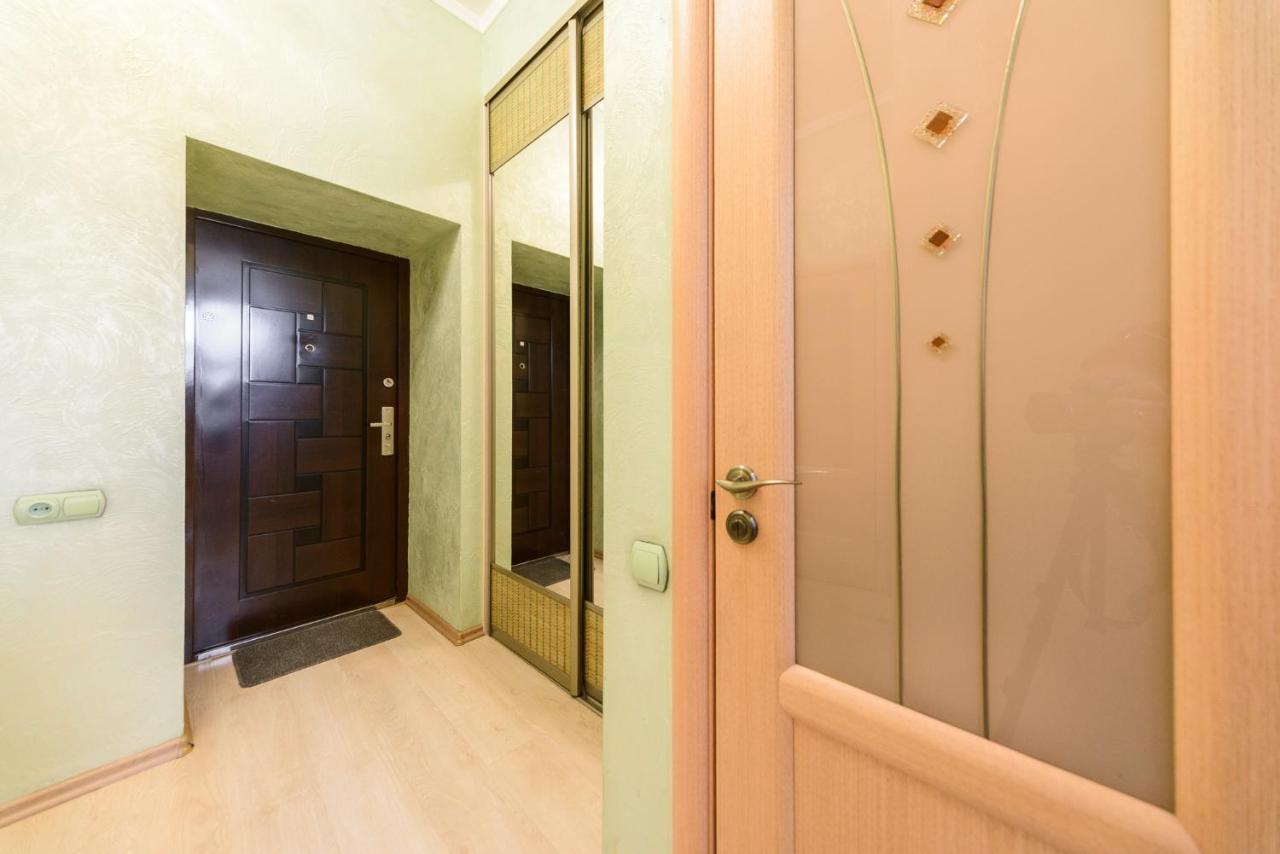 911 Apartments Antonovichа Kiev Luaran gambar