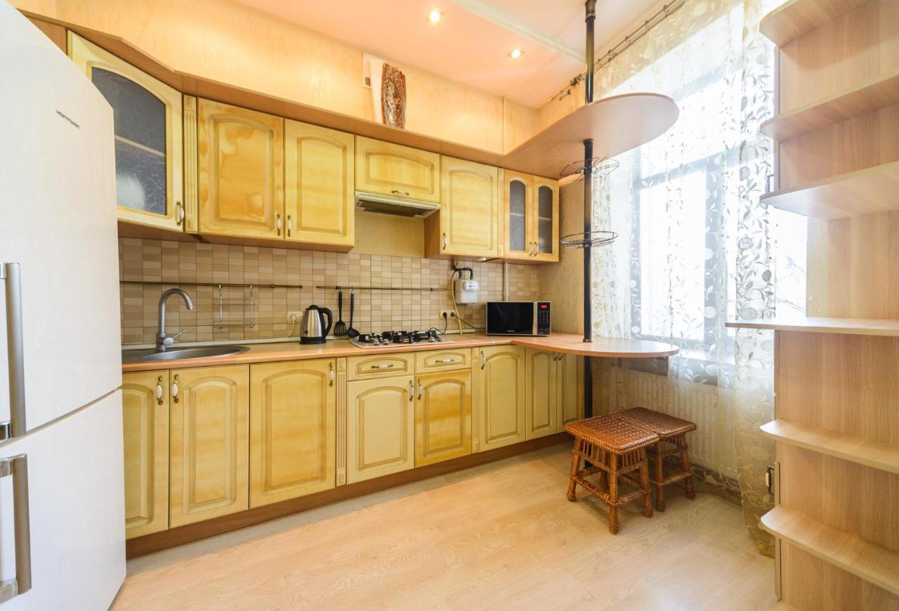 911 Apartments Antonovichа Kiev Luaran gambar