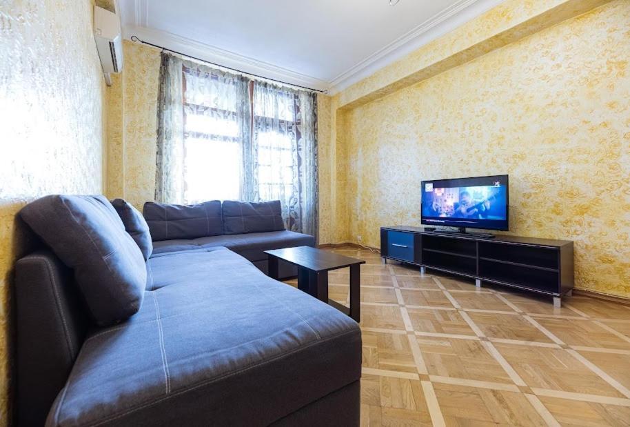 911 Apartments Antonovichа Kiev Luaran gambar