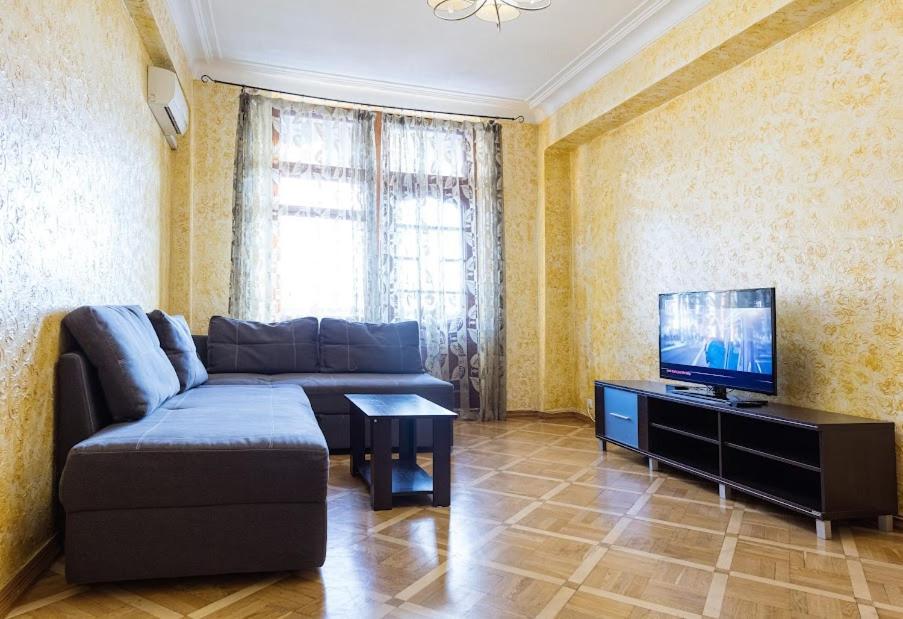 911 Apartments Antonovichа Kiev Luaran gambar