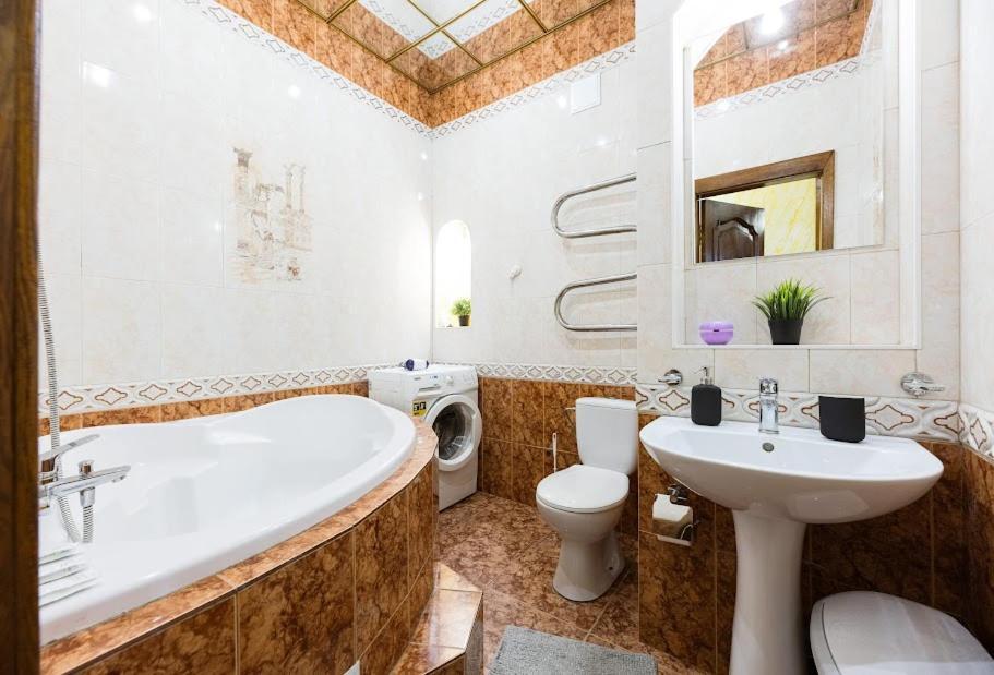 911 Apartments Antonovichа Kiev Luaran gambar