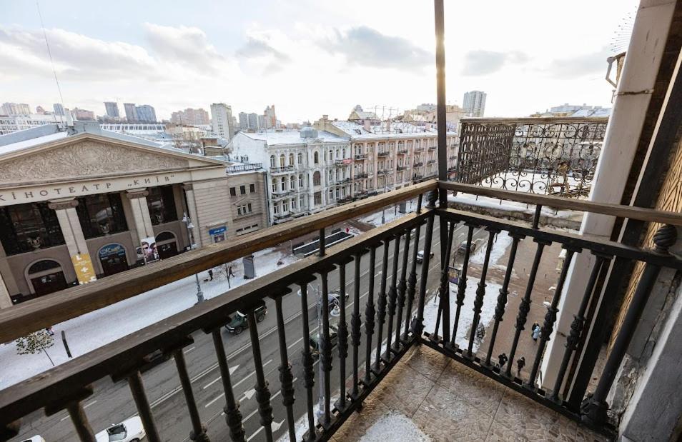 911 Apartments Antonovichа Kiev Luaran gambar