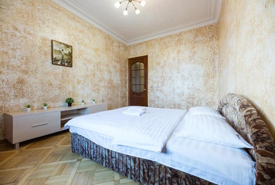911 Apartments Antonovichа Kiev Luaran gambar