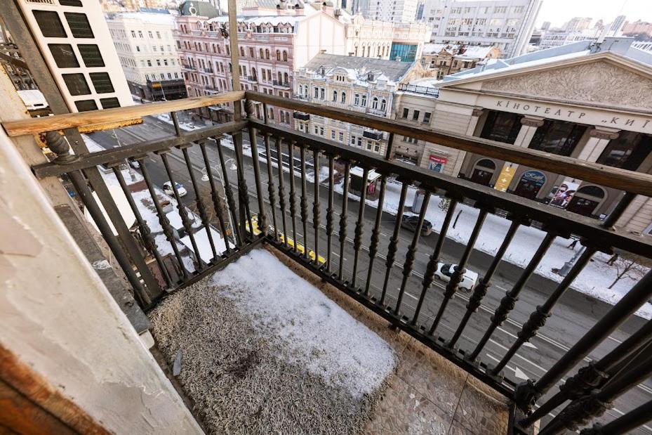 911 Apartments Antonovichа Kiev Luaran gambar