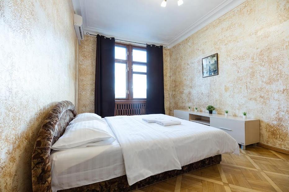 911 Apartments Antonovichа Kiev Luaran gambar
